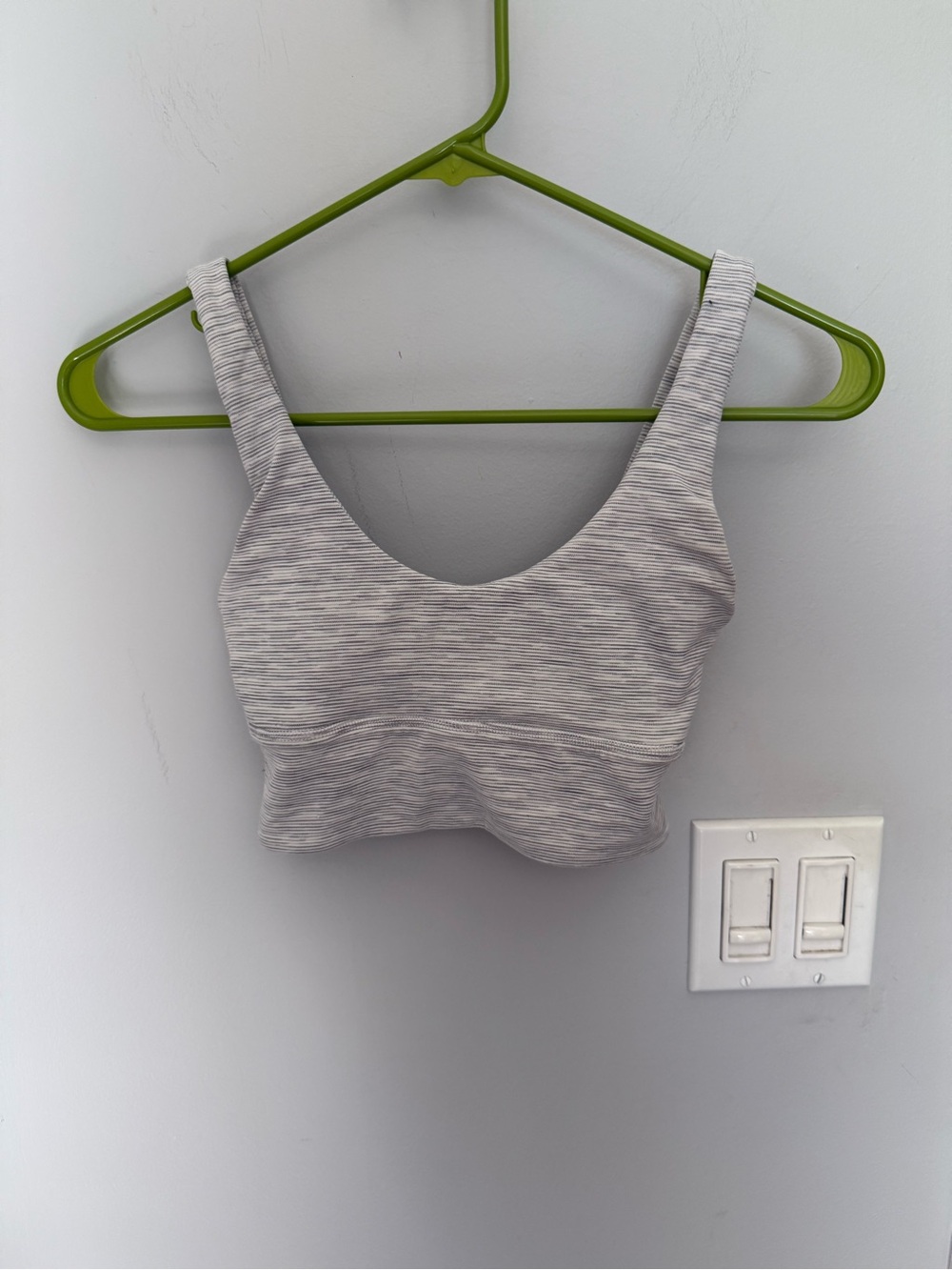 Lululemon Align Reversible Bra in a light gray striped pattern SZ 2 - Picture 1 of 4